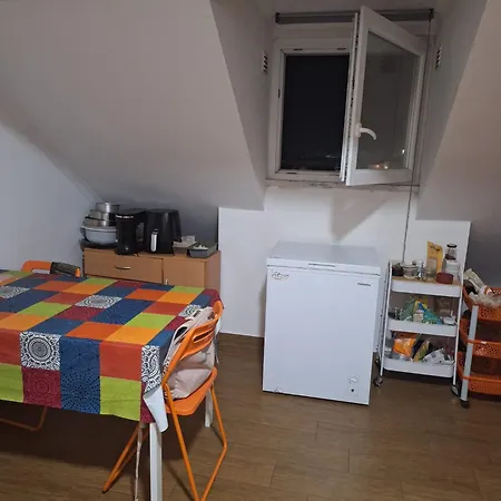 Apartment 1 Suite- Ferrel